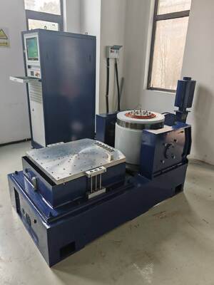 좋은 가격 2200 kgf 최대 힘, 1-2600 Hz 주파수, 800 kg 페이로드의 ISTA ASTM D4169 랜덤 진동 시험기 온라인으로